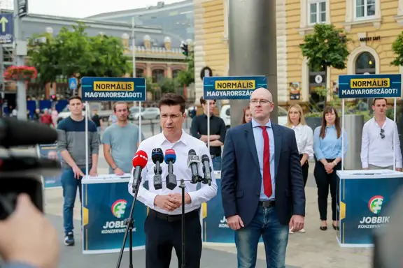 Utcára ment a Jobbik-Konzervatívok!  Nem tűri tovább az alacsony béreket
